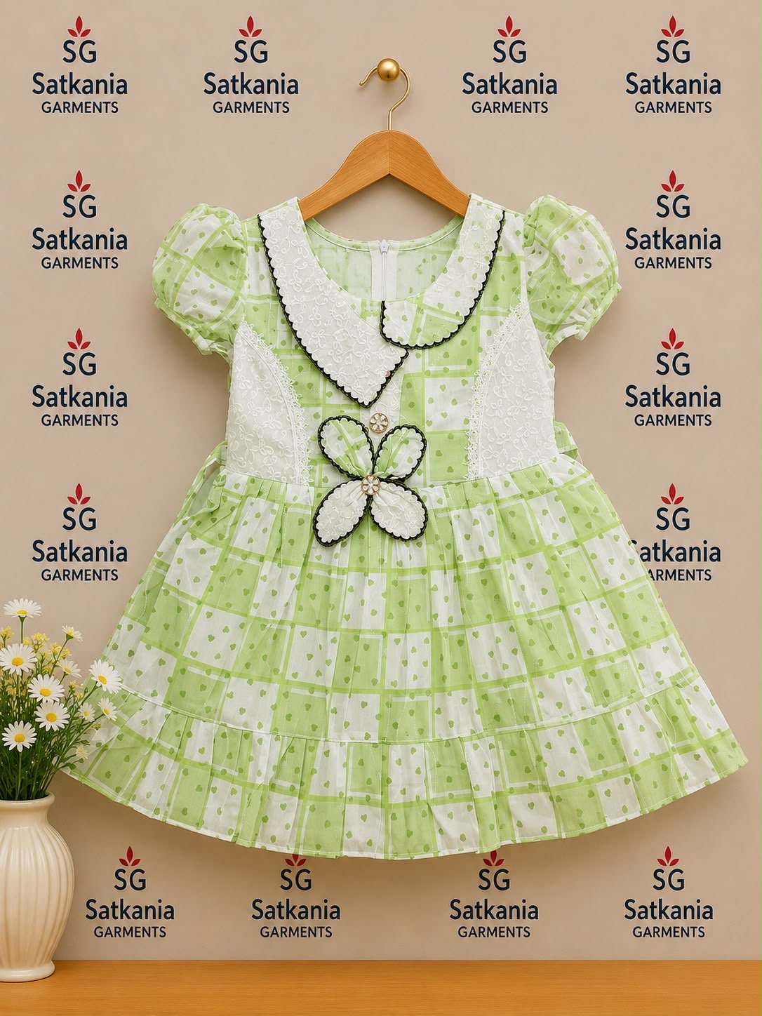c84c6f6e-700b-4c2f-a437-da2dbc460b2e Kids dress frog - Image 1